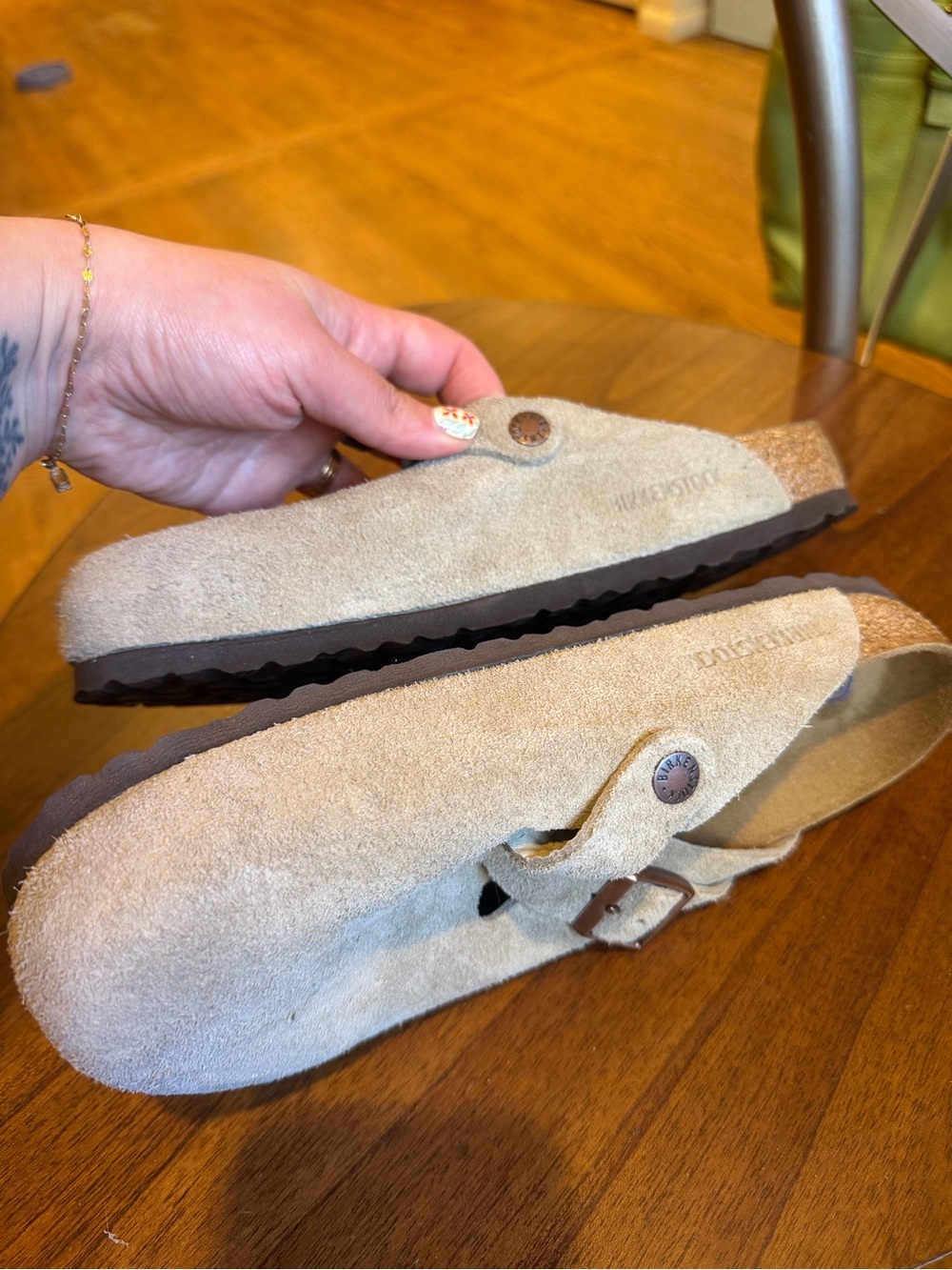 NWOT Birkenstock Suede Clogs in Light Gray with Bronze Buckles EU 39 - Picture 3 of 5